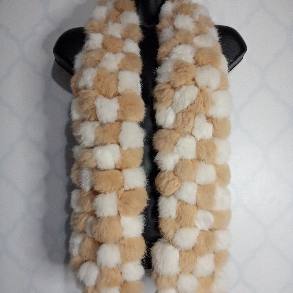 Cejon 100% Rabbit fur tan white checker